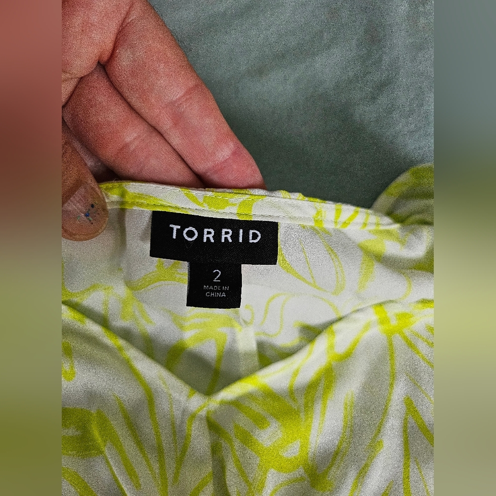 Torrid Georgette Twist Surplice Flutter Sleeve Bl… - image 8